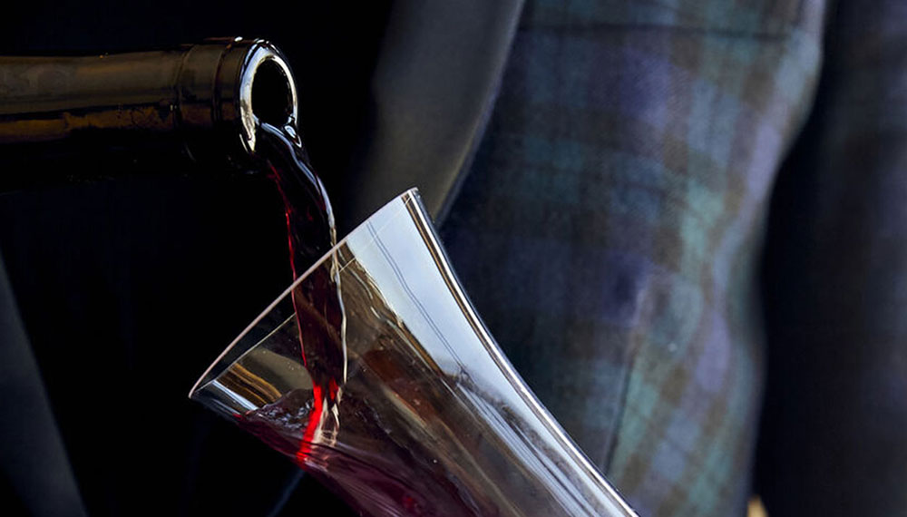 Image of wine carafe